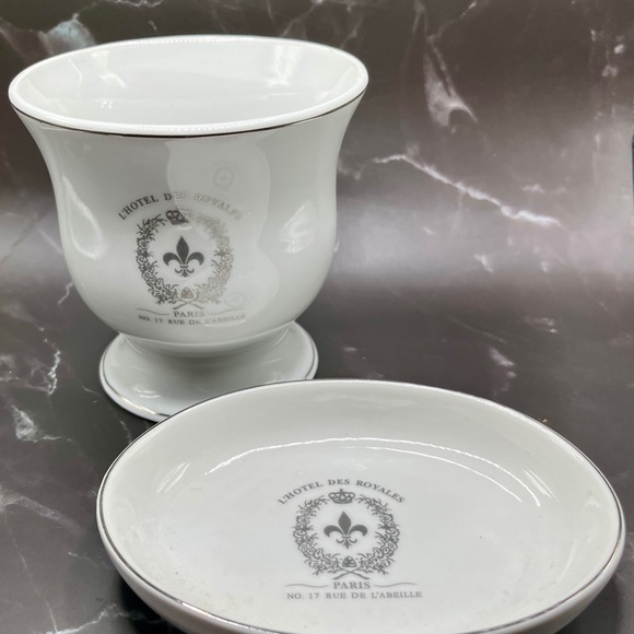 L Hotel des Royales, Paris, Bathroom Vanity w/Cup, Soap Dish, Plate - Picture 5 of 7